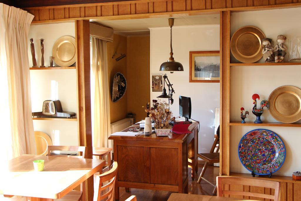 Hostal Fernando De Magalhaes Punta Arenas Exterior photo