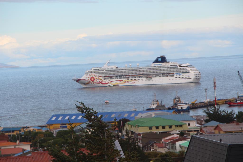 Hostal Fernando De Magalhaes Punta Arenas Exterior photo