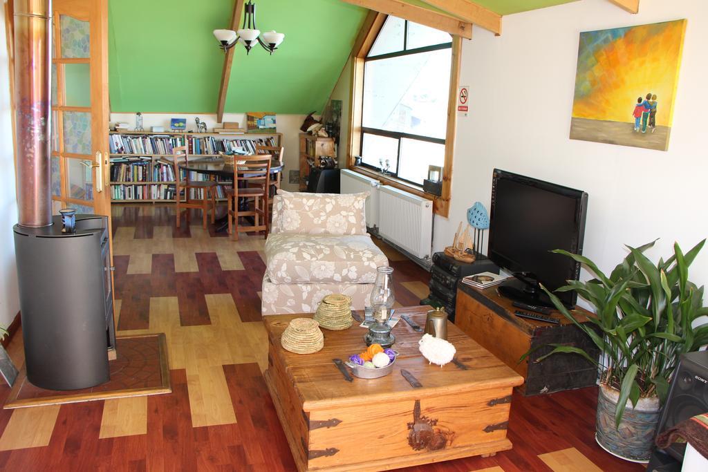 Hostal Fernando De Magalhaes Punta Arenas Exterior photo
