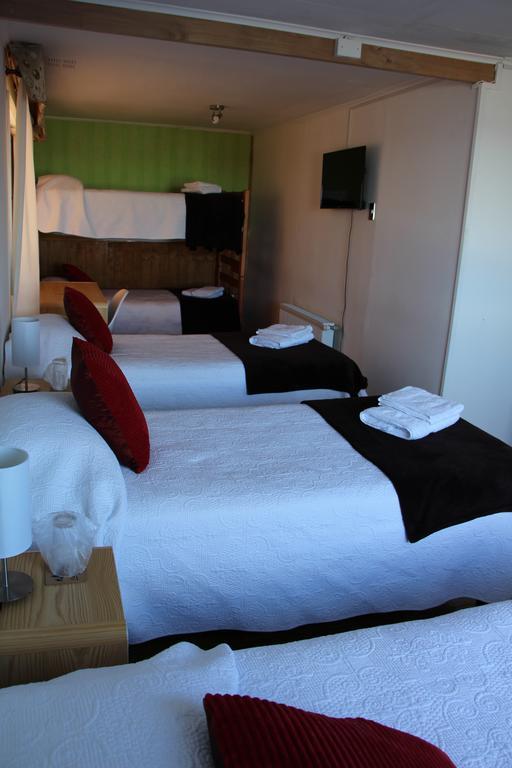 Hostal Fernando De Magalhaes Punta Arenas Exterior photo