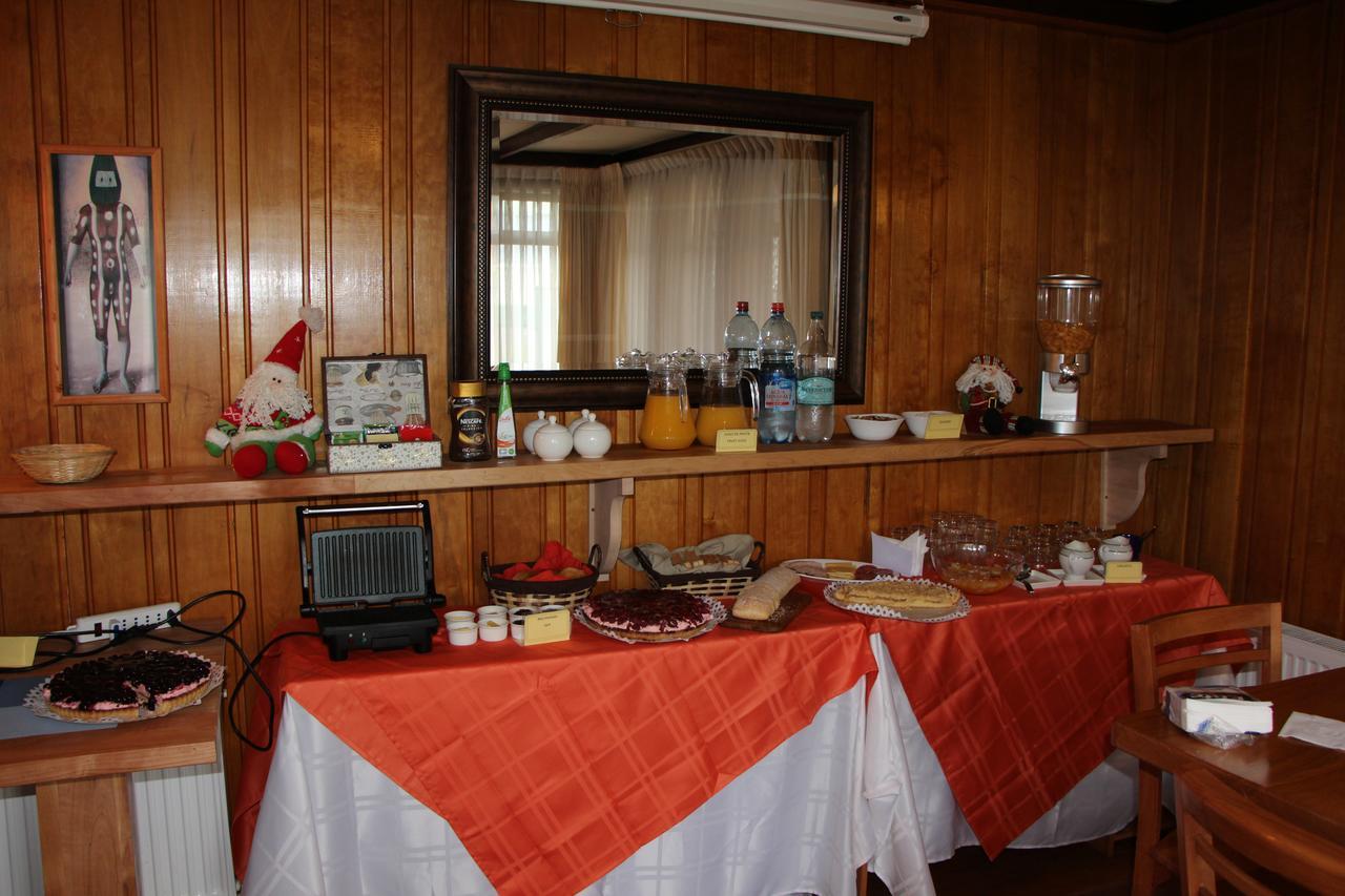 Hostal Fernando De Magalhaes Punta Arenas Exterior photo